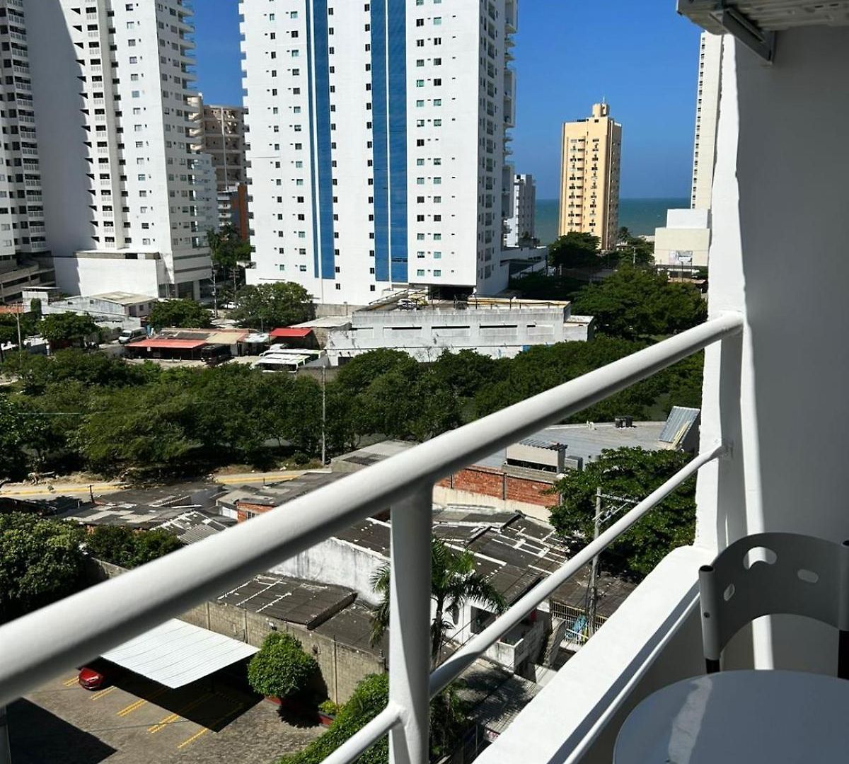 Entire With Amazing Views Tower 811