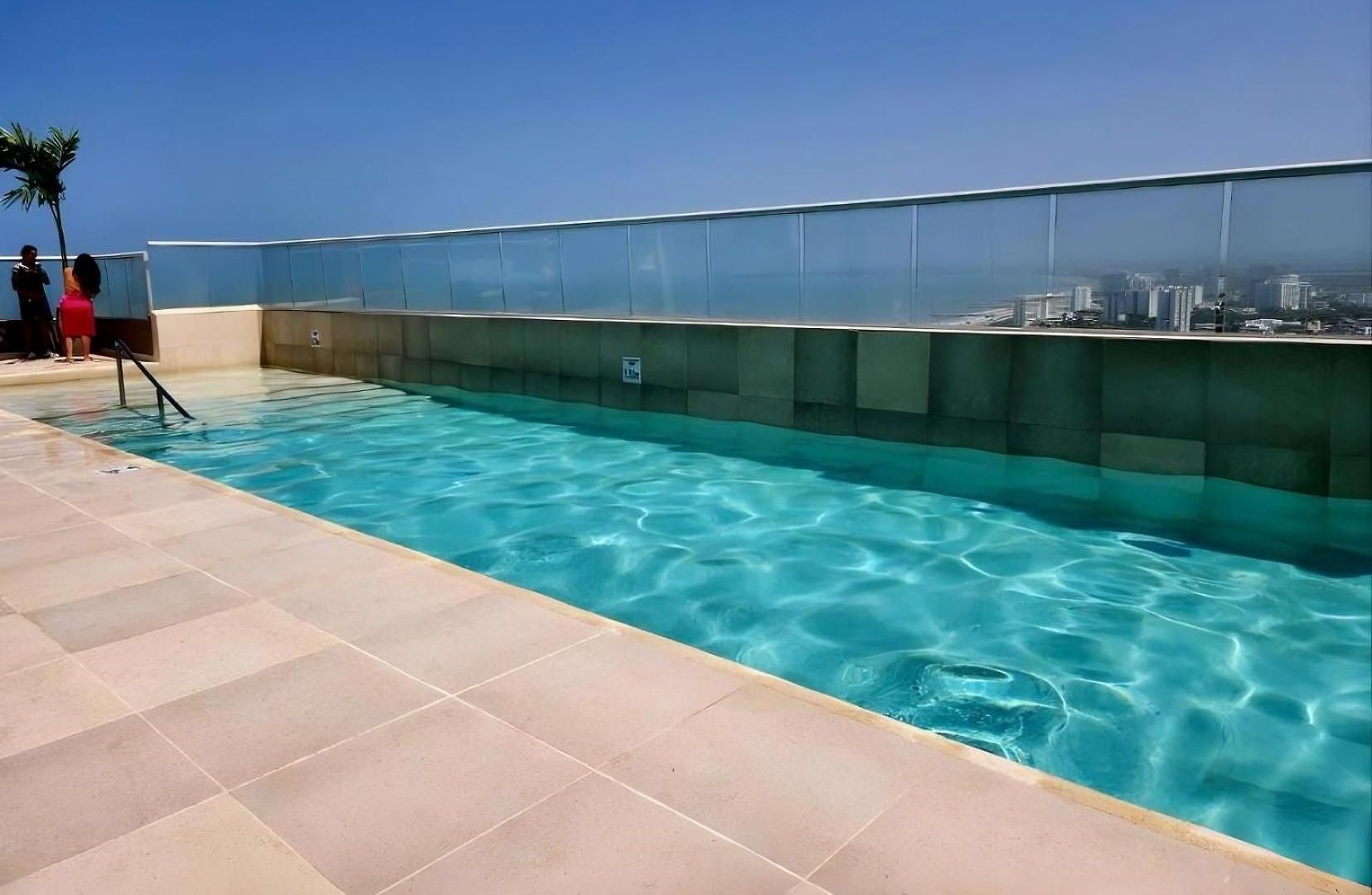 Entire With Amazing Views Tower 811
