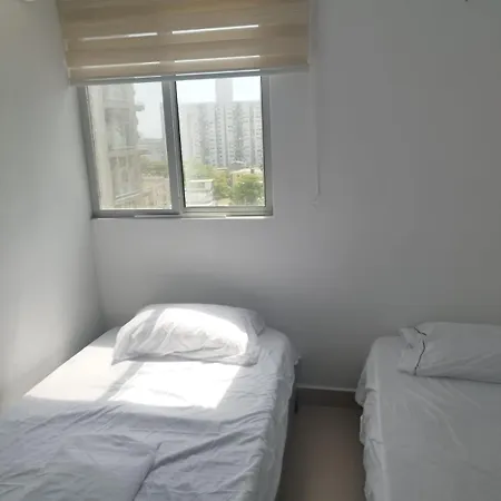 Entire With Amazing Views Tower 811